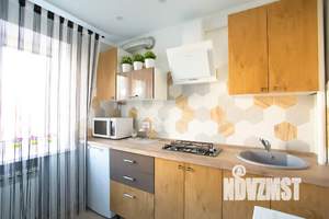 1-к квартира, посуточно, 35м2, 4/5 этаж