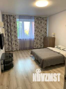 1-к квартира, посуточно, 42м2, 3/10 этаж