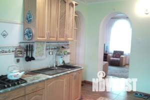 2-к квартира, посуточно, 80м2, 1/2 этаж