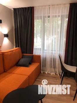 Студия квартира, посуточно, 32м2, 1/4 этаж