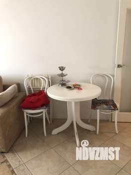 Студия квартира, посуточно, 45м2, 1/7 этаж