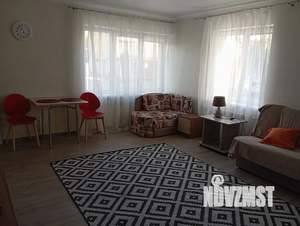 Студия квартира, посуточно, 36м2, 1/4 этаж