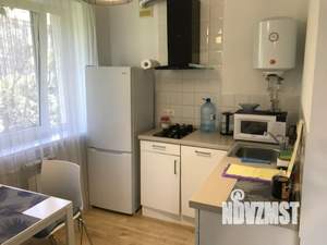 1-к квартира, посуточно, 38м2, 3/5 этаж