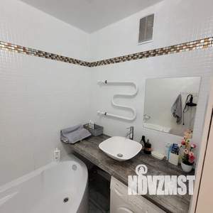 1-к квартира, посуточно, 43м2, 7/10 этаж