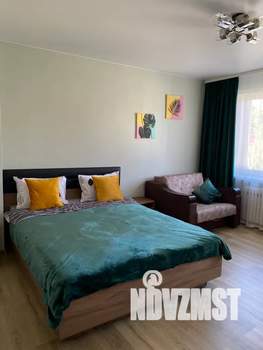 Студия квартира, посуточно, 33м2, 3/3 этаж