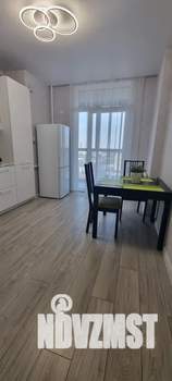 1-к квартира, посуточно, 40м2, 11/16 этаж