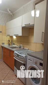 Студия квартира, посуточно, 84м2, 2/3 этаж