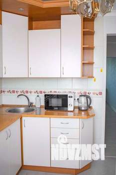 2-к квартира, посуточно, 50м2, 1/1 этаж