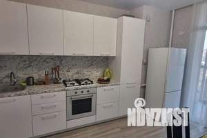 1-к квартира, посуточно, 40м2, 11/16 этаж