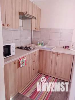 Студия квартира, посуточно, 36м2, 1/4 этаж