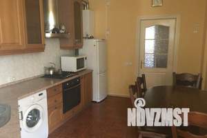 3-к квартира, посуточно, 97м2, 1/4 этаж