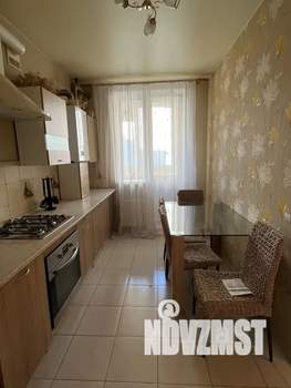 1-к квартира, посуточно, 35м2, 4/8 этаж