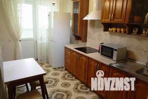 1-к квартира, посуточно, 42м2, 1/16 этаж