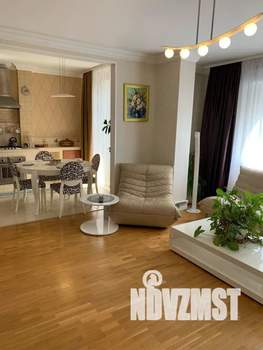 2-к квартира, посуточно, 139м2, 6/6 этаж