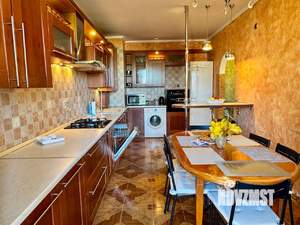 3-к квартира, посуточно, 86м2, 4/8 этаж