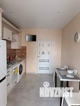 1-к квартира, посуточно, 41м2, 7/10 этаж