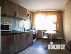 1-к квартира, посуточно, 58м2, 1/1 этаж