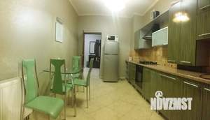 2-к квартира, на длительный срок, 90м2, 2/4 этаж