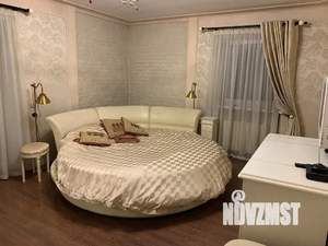 4-к квартира, посуточно, 150м2, 2/2 этаж
