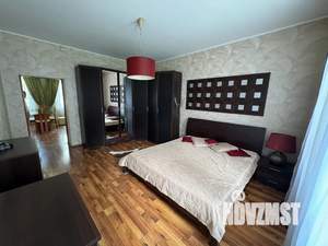 3-к квартира, посуточно, 118м2, 1/3 этаж