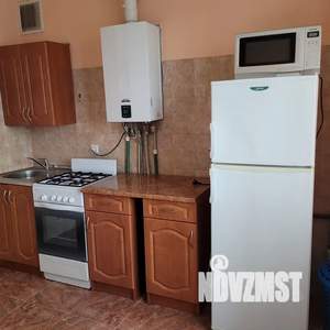 1-к квартира, посуточно, 42м2, 3/8 этаж