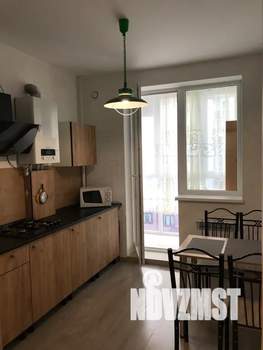 1-к квартира, посуточно, 38м2, 4/9 этаж