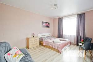 1-к квартира, посуточно, 40м2, 7/9 этаж