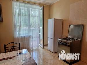 1-к квартира, посуточно, 42м2, 3/8 этаж