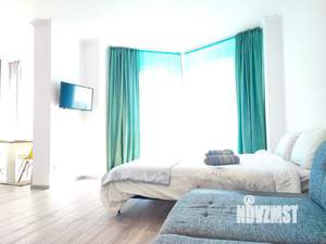 Студия квартира, посуточно, 43м2, 11/25 этаж