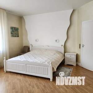 4-к квартира, посуточно, 150м2, 4/4 этаж