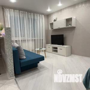 Студия квартира, посуточно, 33м2, 1/5 этаж