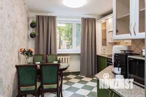 3-к квартира, посуточно, 81м2, 1/5 этаж