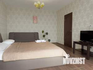 1-к квартира, посуточно, 38м2, 13/16 этаж