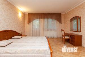 2-к квартира, на длительный срок, 102м2, 1/4 этаж