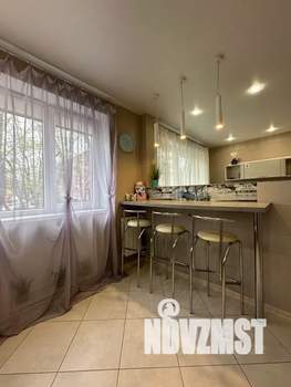 Студия квартира, посуточно, 33м2, 1/5 этаж