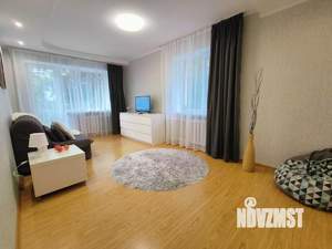2-к квартира, посуточно, 42м2, 2/4 этаж