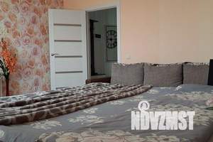 1-к квартира, посуточно, 42м2, 7/10 этаж