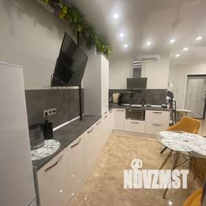 1-к квартира, посуточно, 40м2, 13/16 этаж