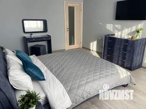 1-к квартира, посуточно, 43м2, 4/13 этаж