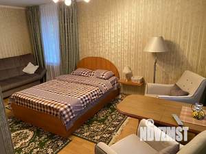Студия квартира, посуточно, 35м2, 1/4 этаж