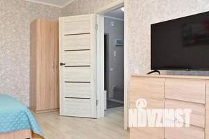 1-к квартира, посуточно, 38м2, 7/10 этаж