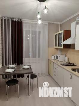 1-к квартира, посуточно, 37м2, 6/9 этаж