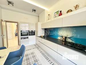 3-к квартира, на длительный срок, 120м2, 1/10 этаж