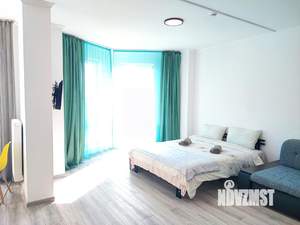 Студия квартира, посуточно, 43м2, 11/25 этаж