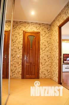 2-к квартира, посуточно, 65м2, 1/12 этаж