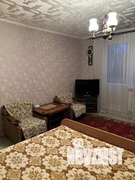 1-к квартира, посуточно, 40м2, 4/9 этаж