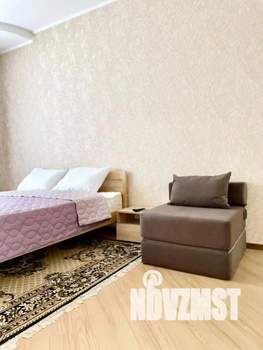 1-к квартира, посуточно, 43м2, 1/1 этаж