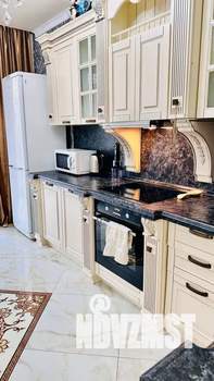 Студия квартира, посуточно, 43м2, 1/12 этаж