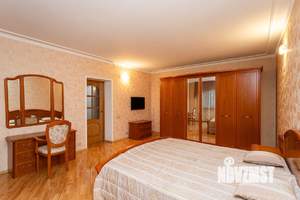 2-к квартира, на длительный срок, 102м2, 1/4 этаж