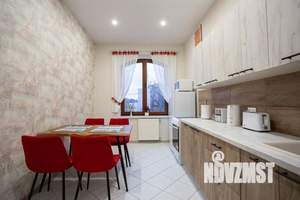 2-к квартира, посуточно, 60м2, 1/1 этаж